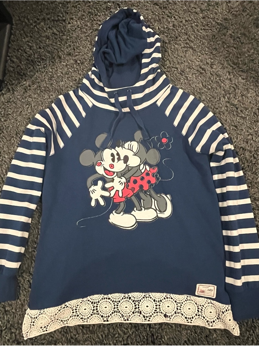 Disney Parks Women’s Large Mickey & Minnie Sweatshirt Navy Blue Crochet Striped